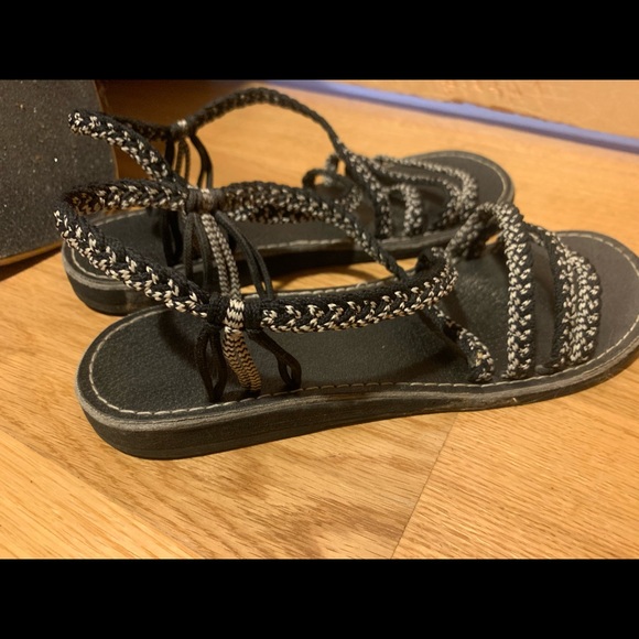 Sandals - Picture 2 of 3